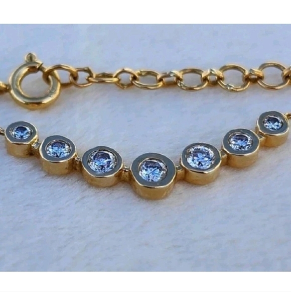 Elegant 14K 18k Necklace - Picture 4 of 4